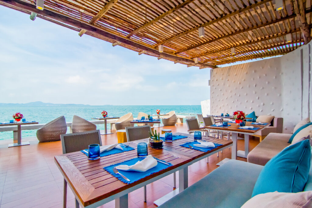 Breezeo - Romantic Restaurant in Pattaya with Seaview at Royal Wing Suites & Spa