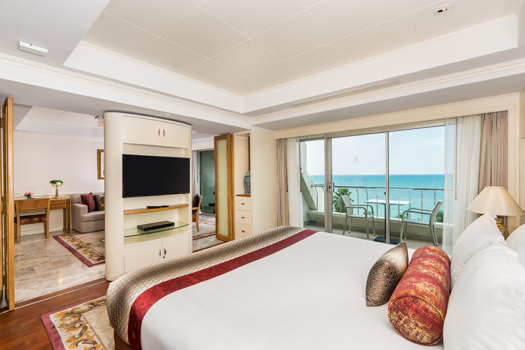 Pattaya Beach hotel-Royal Wing 1 bedroom