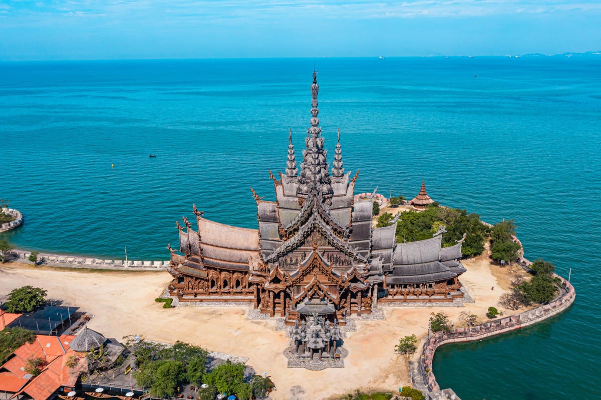 sanctuary of truth in pattaya