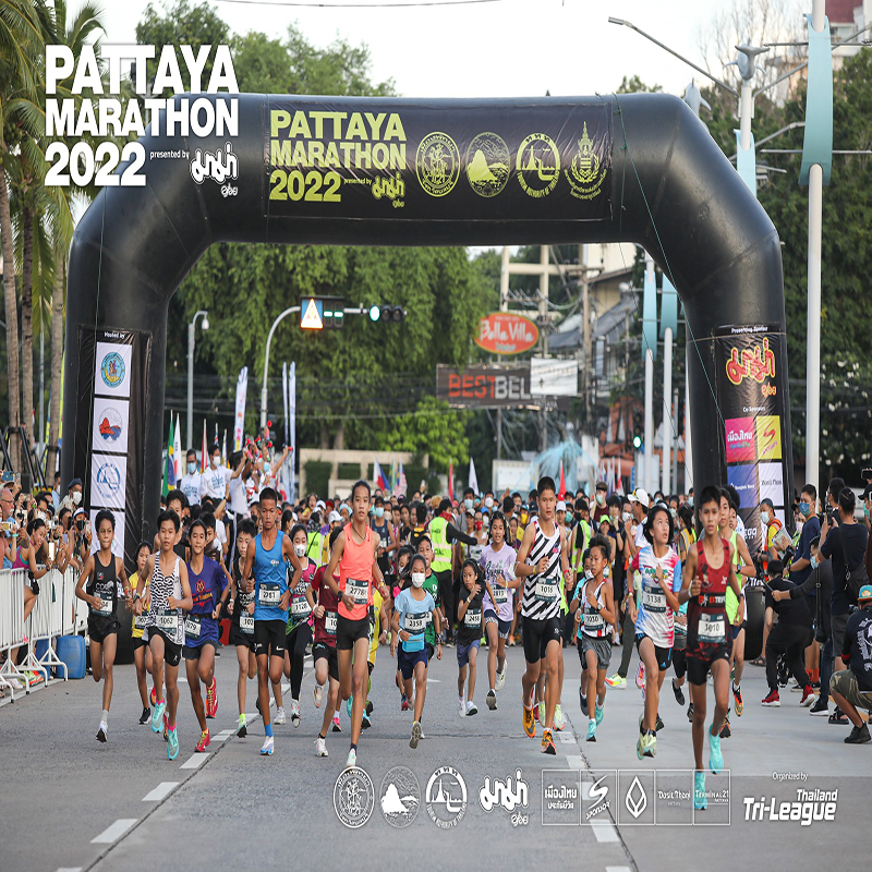 runners in pattaya marathon race