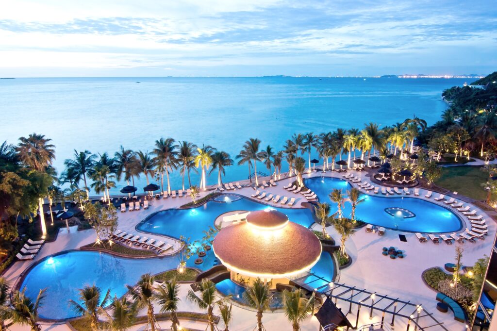 Pattaya Hotel - Royal Wing Suites & Spa