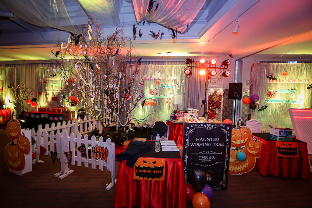 ร่วมลุ้นของรางวัลกับซุ้ม Haunted Wishing Tree