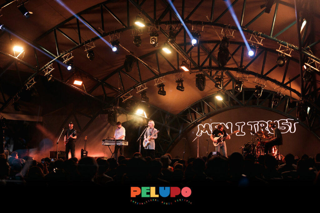 การแสดงจากศิลปินในงาน PELUPO International Music Festival