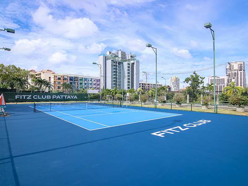 สนามเทนนิสมาตรฐานแกรนสแลมของฟิตซ์ คลับ สถานที่จัดการแข่งขันเทนนิสเยาวชนในพัทยา