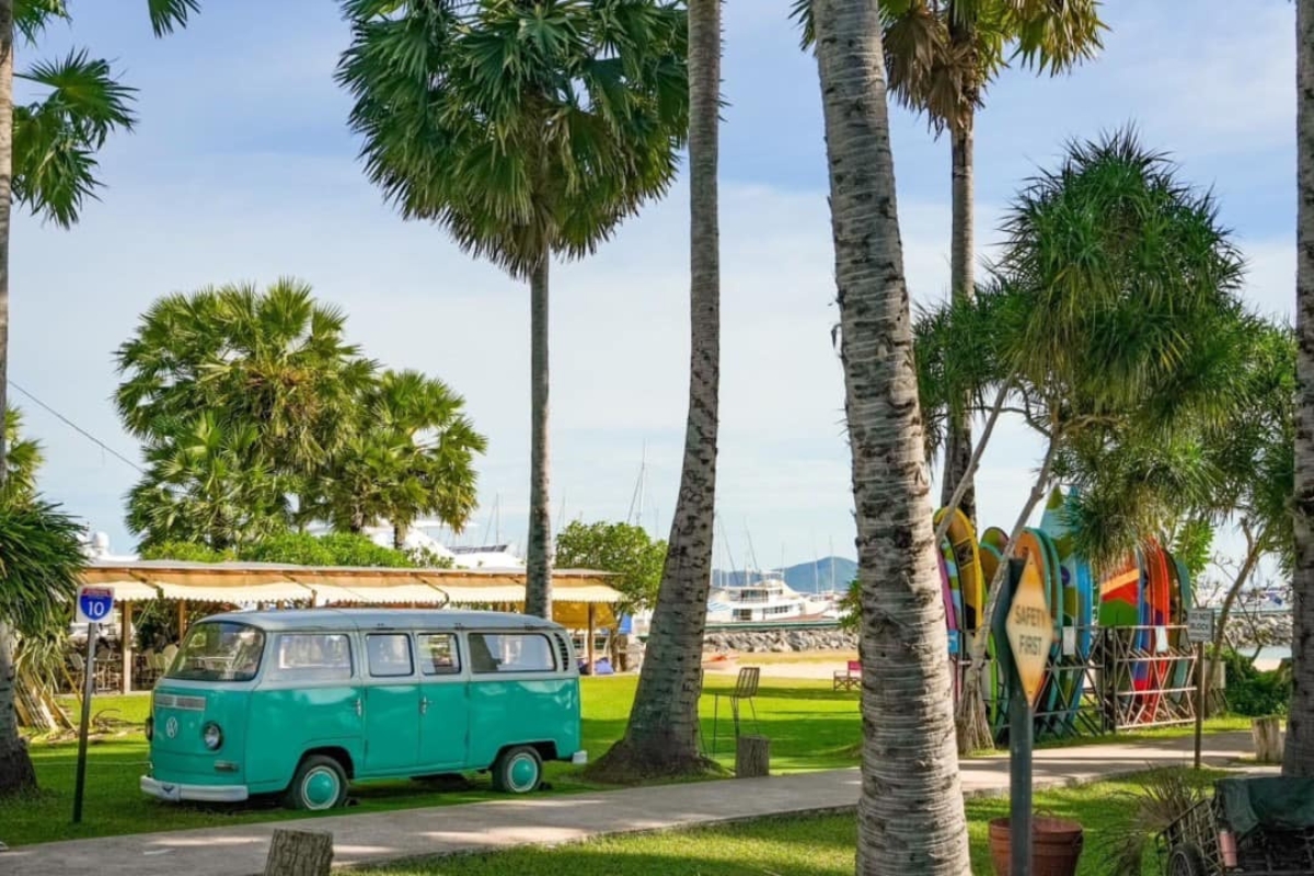 บรรยากาศของกู๊ดโอลด์ซีบีชคาเฟ่พัทยา