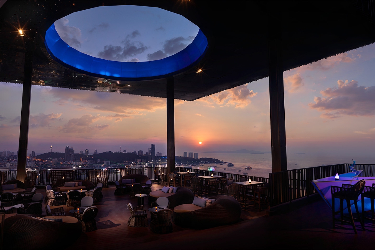 horizon rooftop bar for nightlife in pattaya