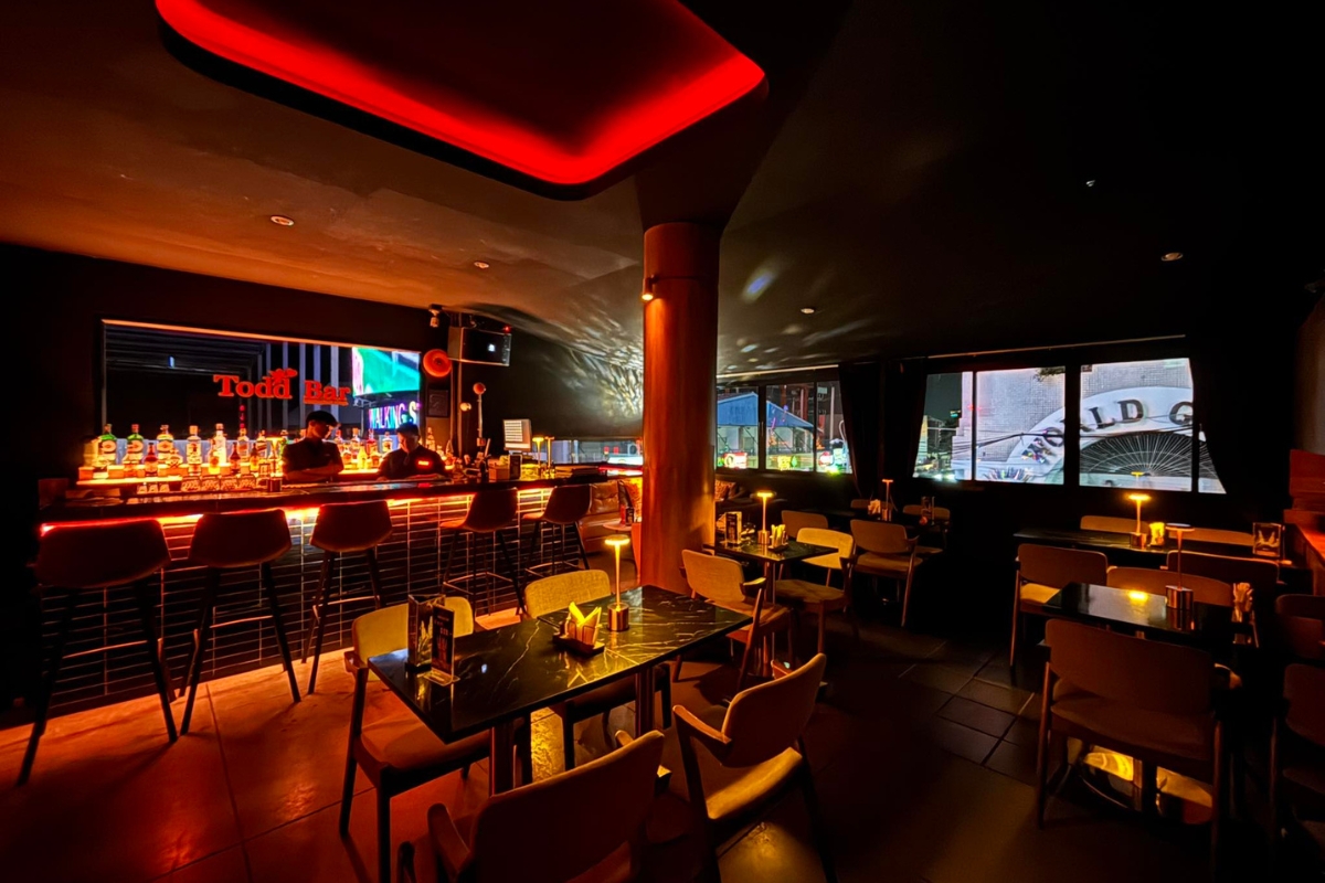 todd bar in pattaya