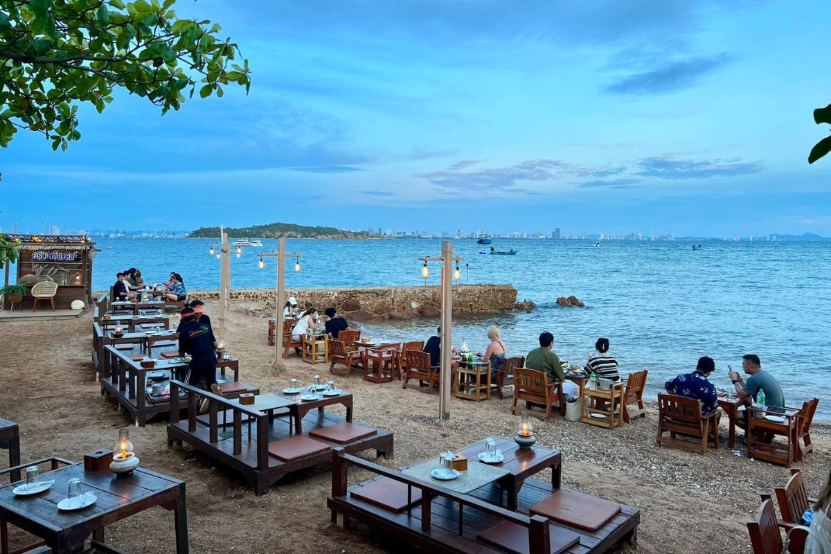 เที่ยวเกาะล้าน พร้อมชมวิวทะเลและชิมอาหารร้านยอดนิยม