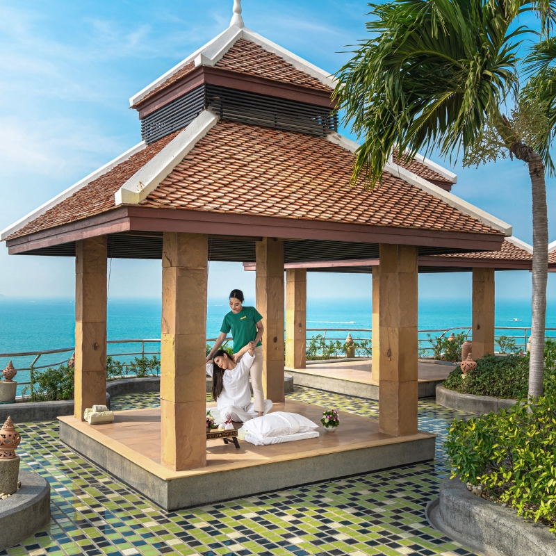 spa in pattaya on roof of luxury hotel