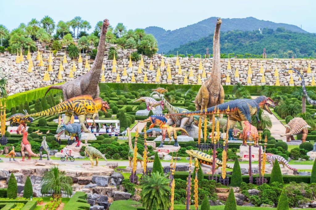 เหล่าไดโนเสาร์ในสวนนงนุชพัทยา