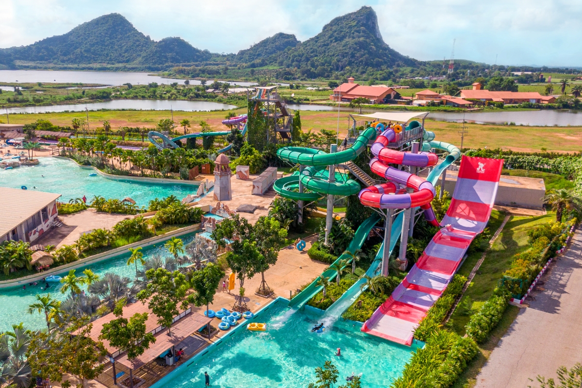 spiral waterslide at ramayana waterpark
