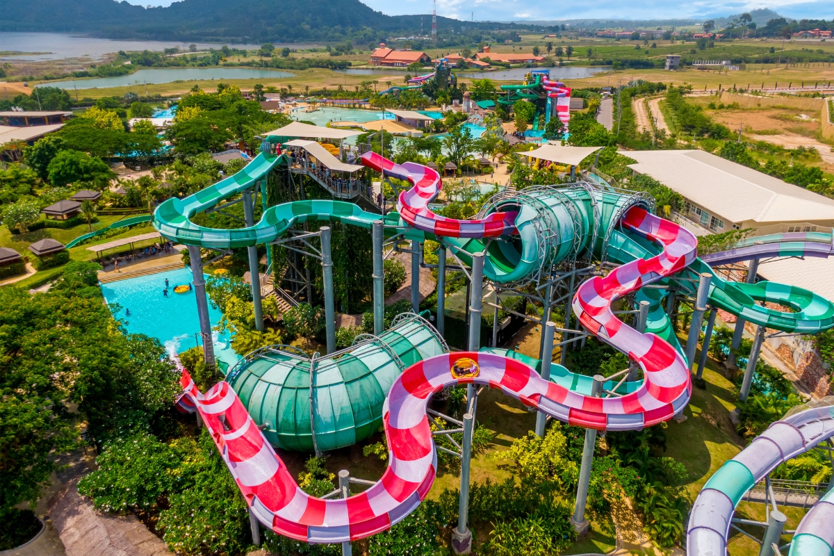 dueling waterslide at ramayana waterpark