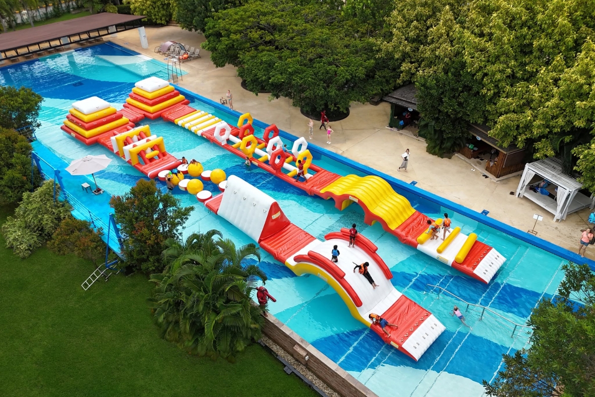 activity pool at waterpark in pattaya